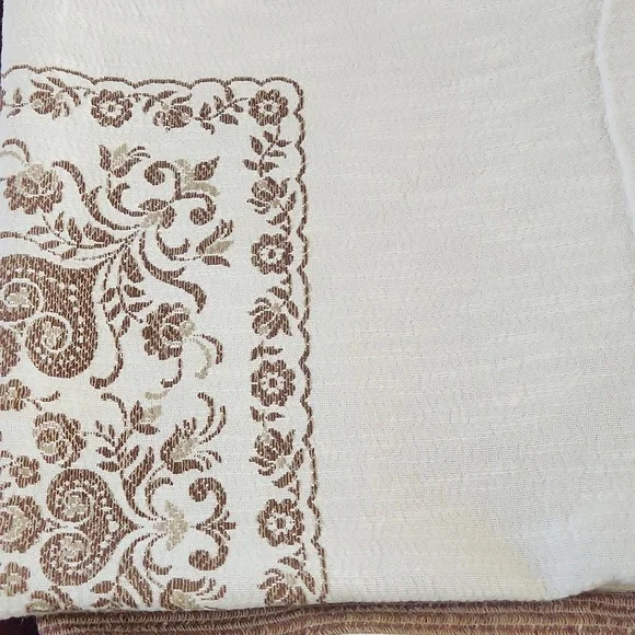 Vintage Austrian Tablecloth - Picture 3 of 3